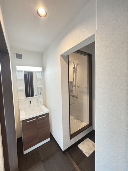 シャワールーム 洗面所