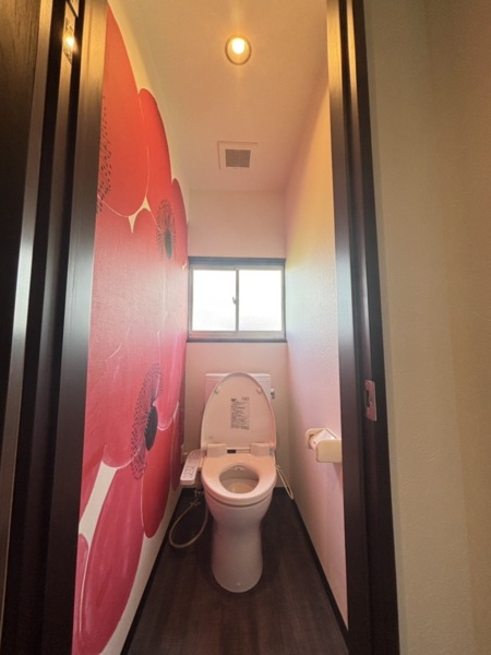 トイレ(男・女別 2ヶ所)