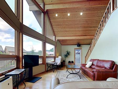 吹き抜けリビング