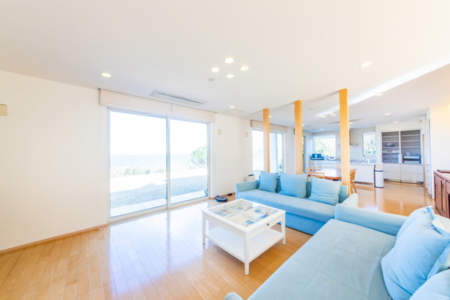 リビングからも美しい海が一望