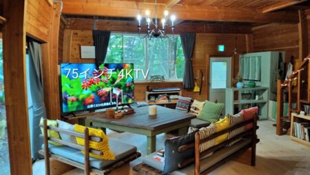 リビング（玄関に向かっての視角）